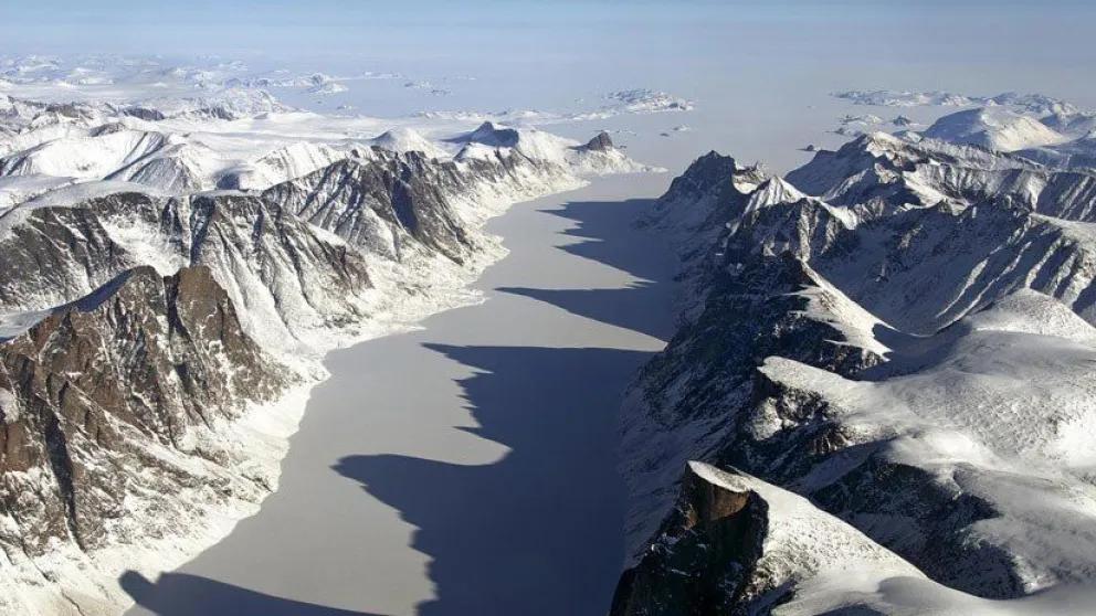 FOTO: Aparece un paisaje ártico escondido bajo el hielo durante 40.000 años