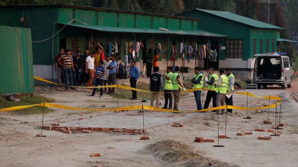 FOTO: Hallan en Bangladés otro cadáver de presunto agresor sexual con un mensaje al cuello