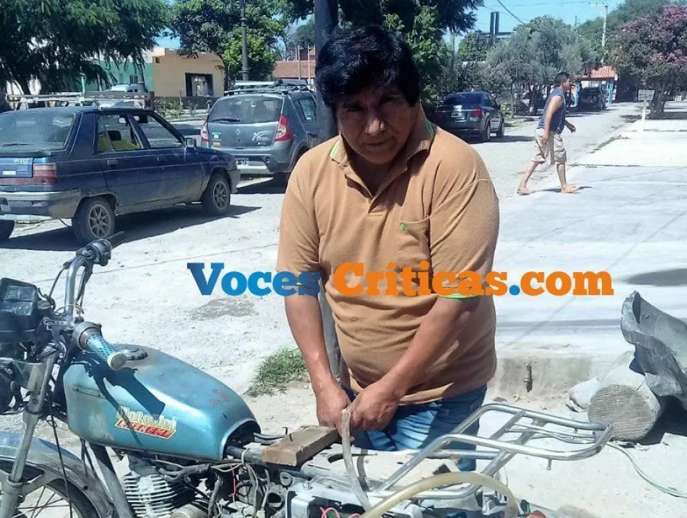 ¿Chau combustible?: conocé al salteño que hace funcionar su moto con agua