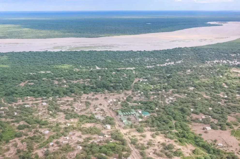 Urtubey sobrevolando el Río Pilcomayo: Dale Play y mirá cómo se ve desde arriba y conocé el trabajo realizado