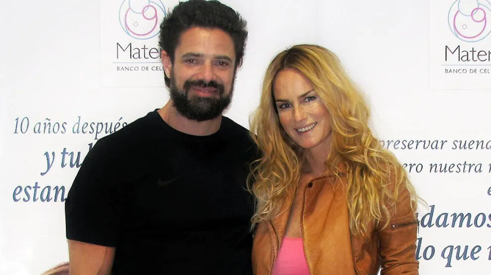 Luciano Castro y Sabrina Rojas, bailando juntos en un video con su hija Esperanza