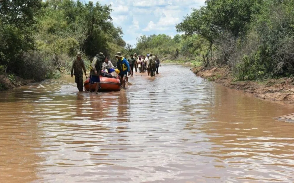 Desbordó el Pilcomayo: un centenar de personas evacuadas