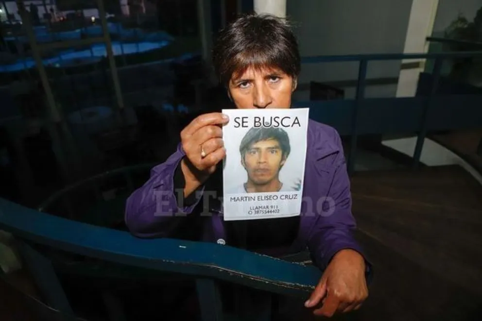 Madre busca desesperadamente a su hijo. Necesita de la colaboración del pueblo salteño