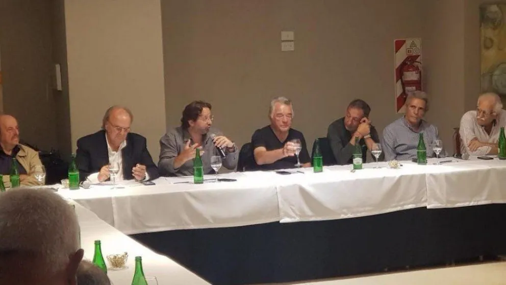 Marco Lavagna: "Mi padre está tratando de dar volumen y fortalecer la idea de la unidad nacional"