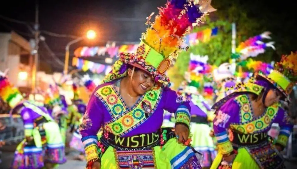Estos son los corsos que te harán mover el esqueleto al ritmo del carnaval