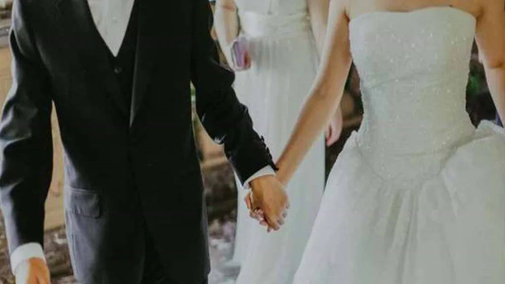 Una mujer pidió el divorcio tres minutos después de casarse