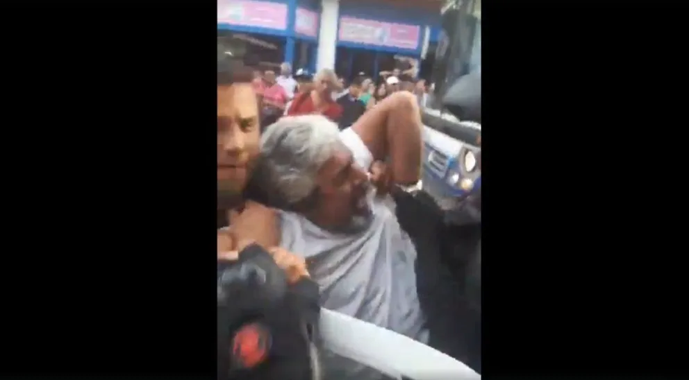 VIDEO. Aparente abuso de autoridad y caos en plena calle salteña