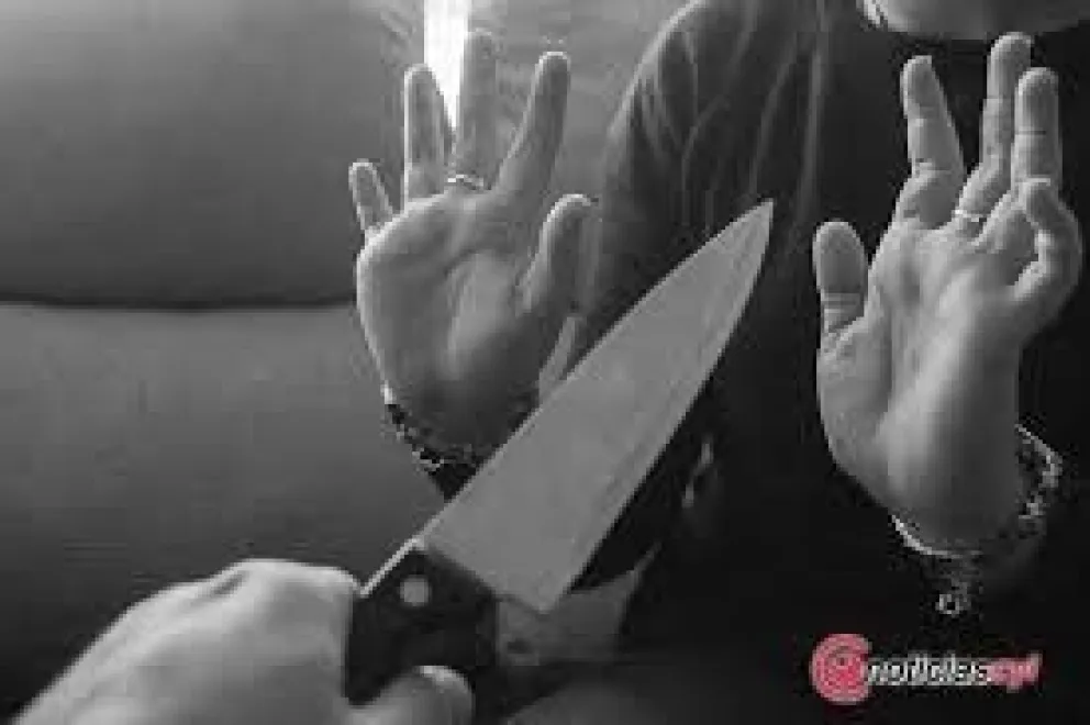 Tras una escena de celos , golpea a su ex esposa en plena calle: 'Si te encuentro algo te mato”
