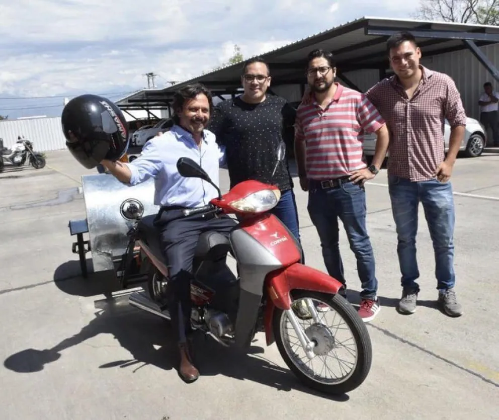 Sumate: la famosísima moto ambulancia está lista para andar por la ciudad pero necesita de un conductor solidario