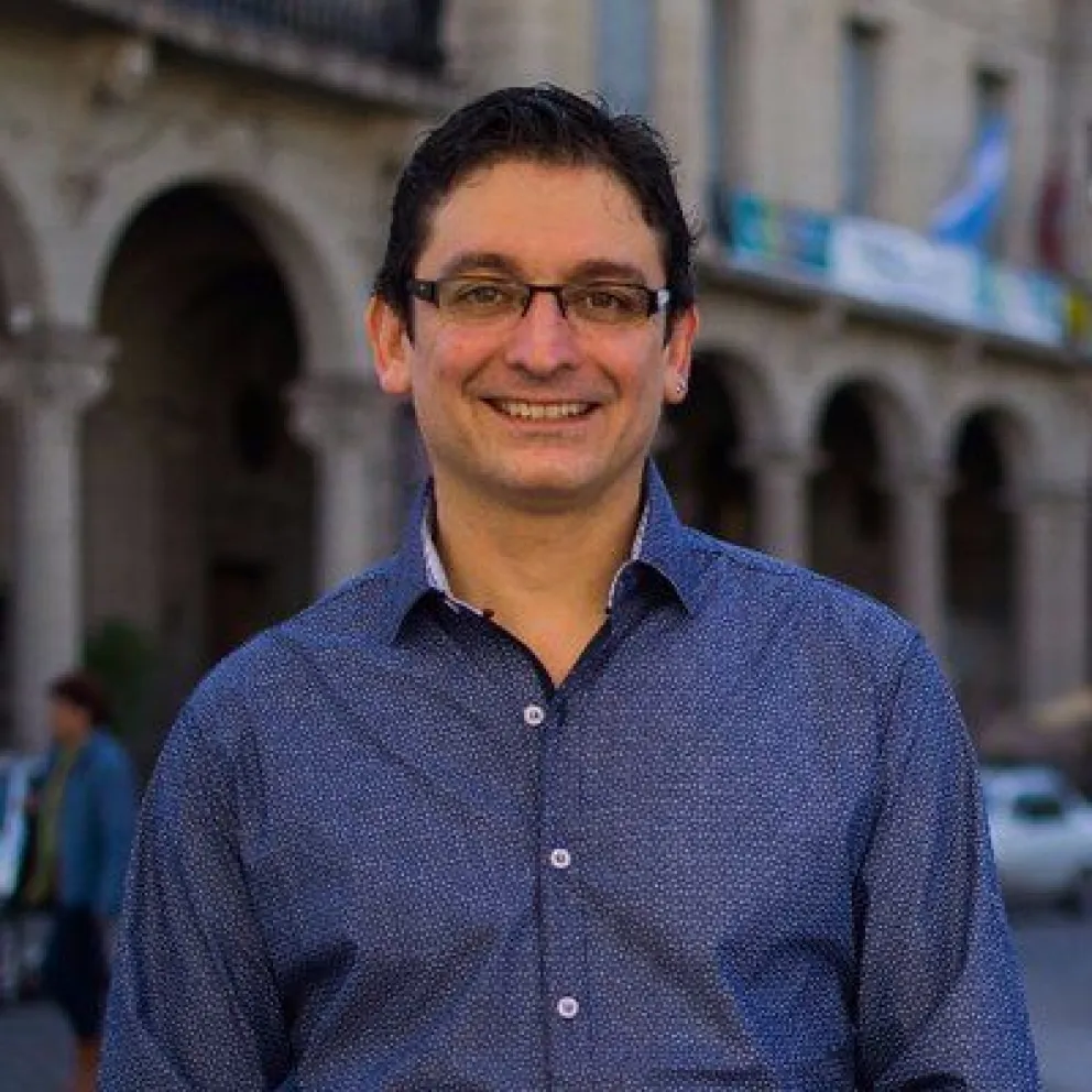 Carlos Morello te explica lo fundamental: vas a poder viajar con la tarjeta SAETA con saldo 0