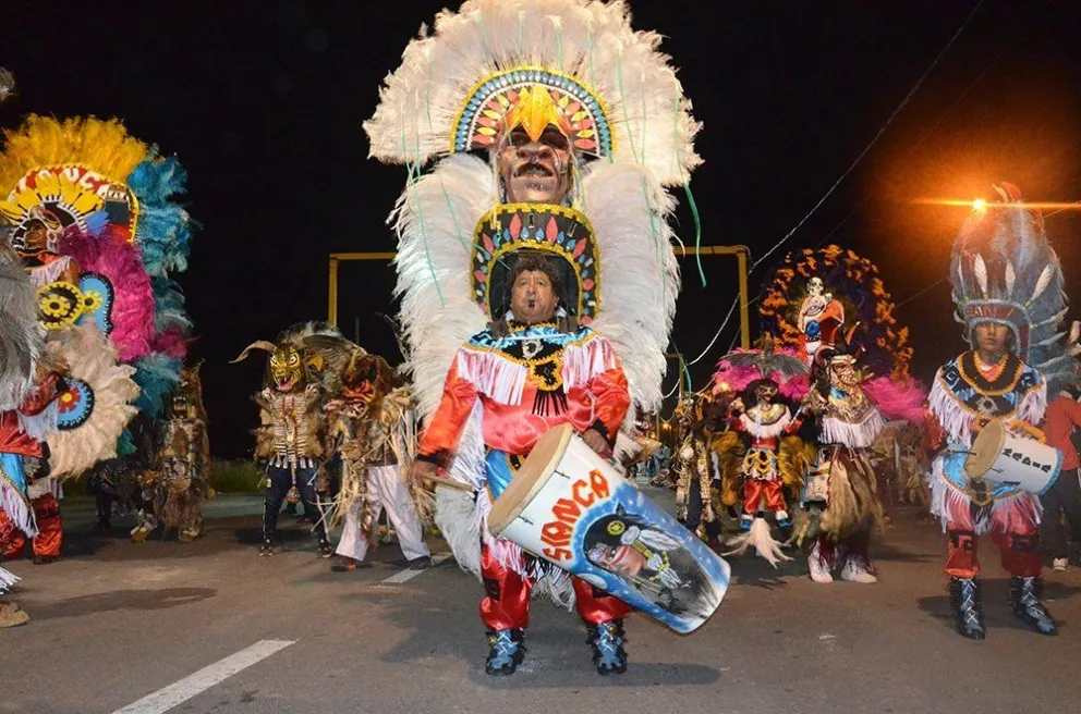 Salí a mover el esqueleto esta noche: la Av. del Carnaval te ofrece una velada mágica