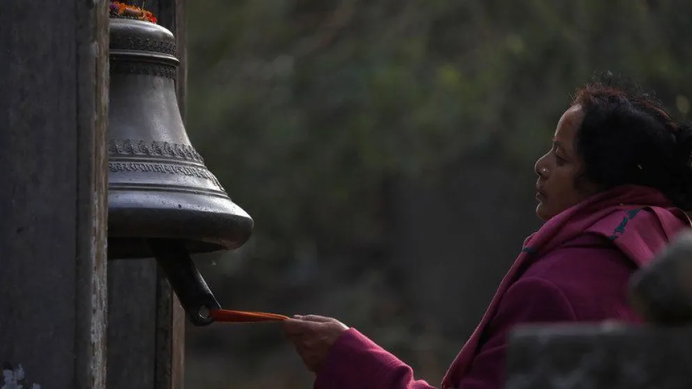 Una mujer nepalí se asfixia en una 'choza de menstruación'