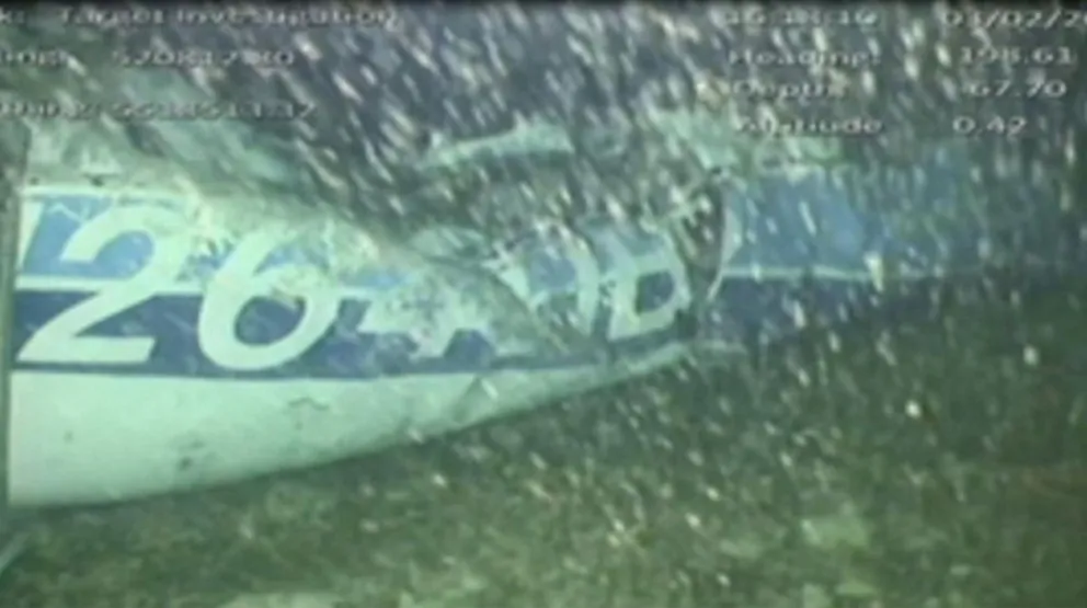 Lograron sacar el cuerpo del avión en donde viajaba Emiliano Sala