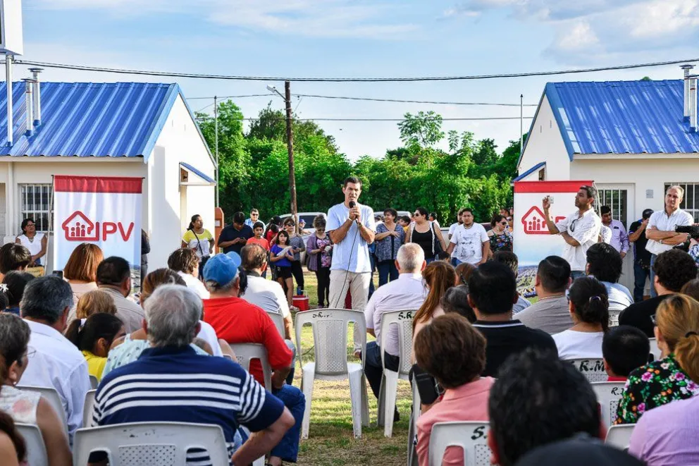 Entrega de viviendas en Tartagal