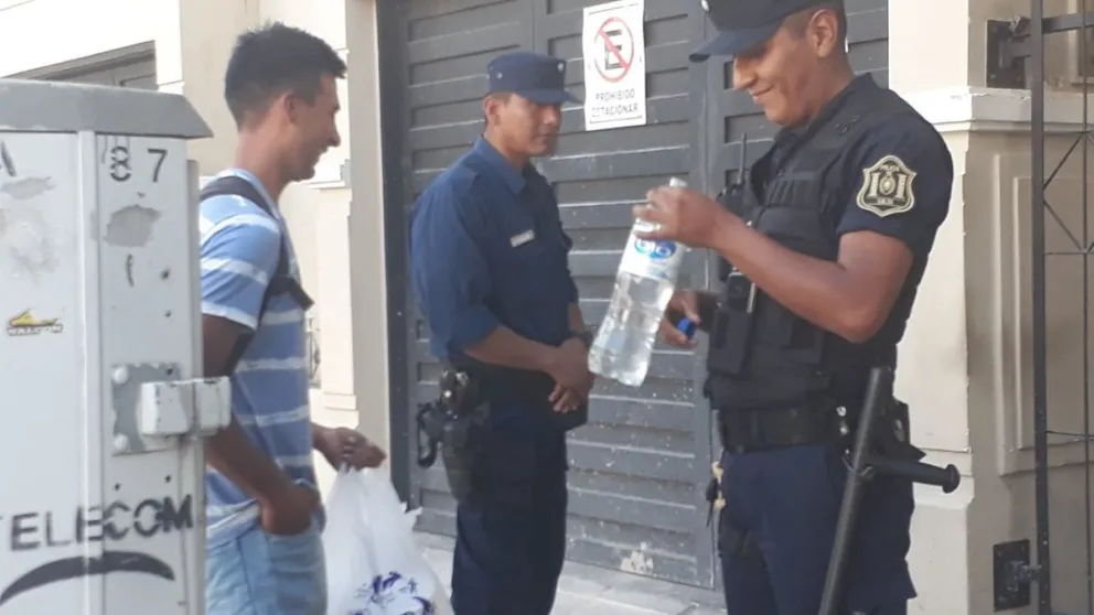 Urgente: estaban de joda y les cayó la policía. Allanamiento en ADP