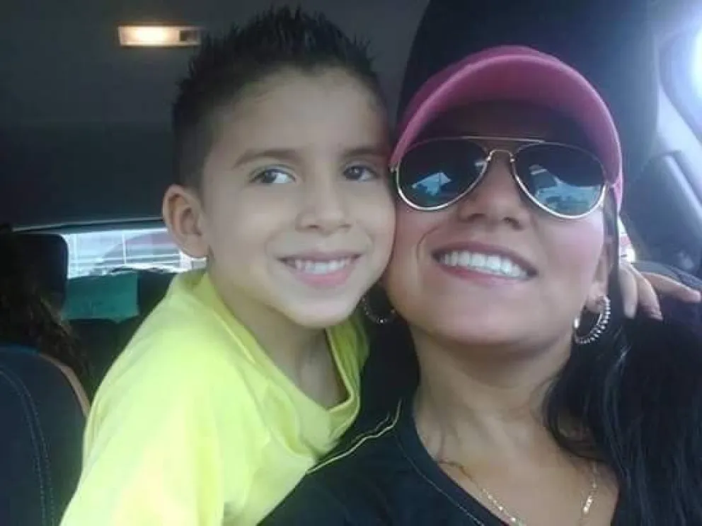 TREMENDO VIDEO: madre se suicida con su hijo de 10 años