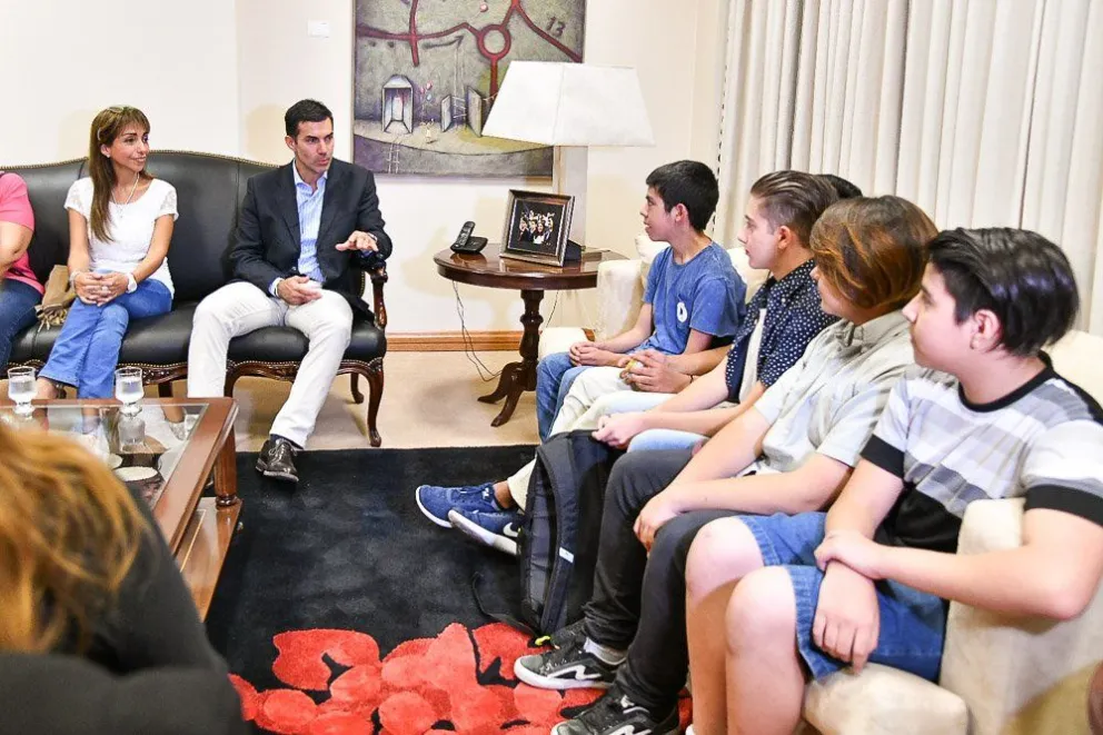 Estudiantes salteños representarán al país en el el mayor certámen mundial de robótica