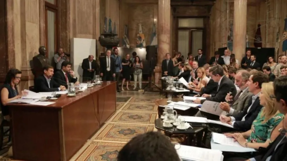 El peronismo se unió contra el decreto del Gobierno para recuperar los bienes de la corrupción