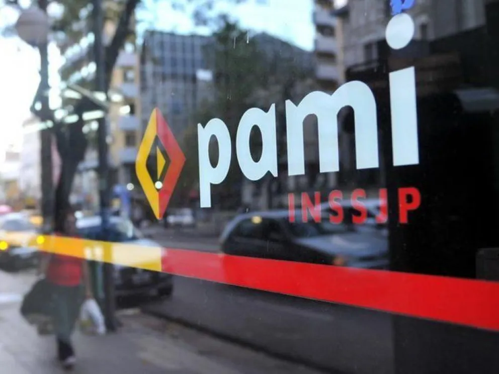 Abuelito se sentó a esperar en el PAMI: se murió
