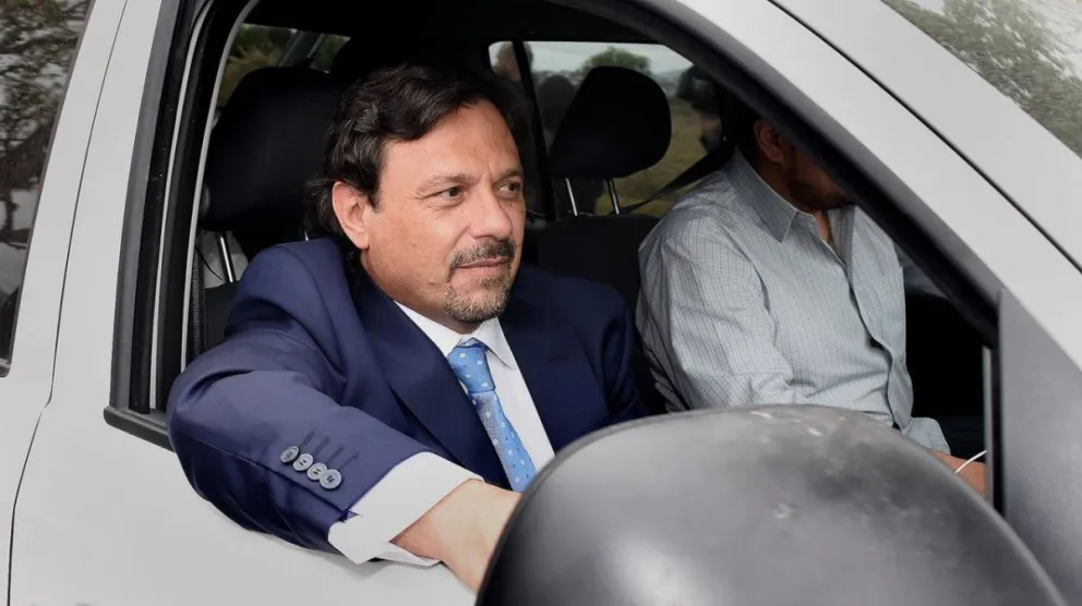Sáenz busca limpiar su nombre y se presenta ante el juez en Buenos Aires