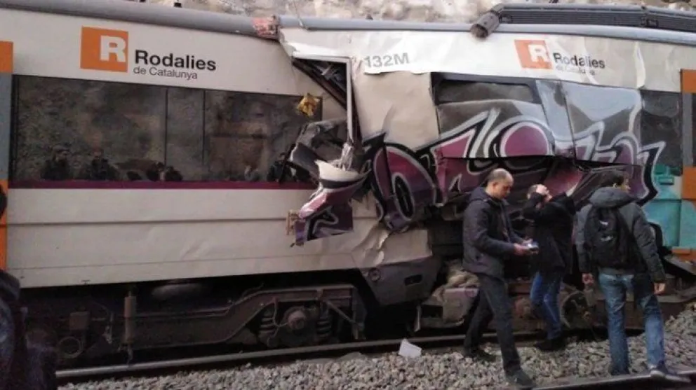 Tragedia sacude a Barcelona: tremendo choque de trenes