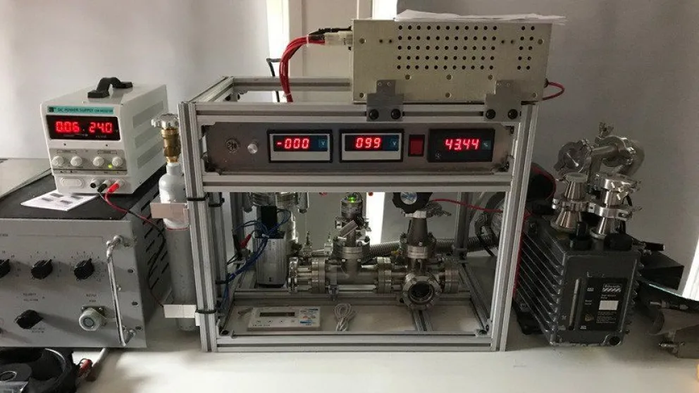 FOTO: Adolescente de 12 años crea un reactor de fusión nuclear en su propia casa