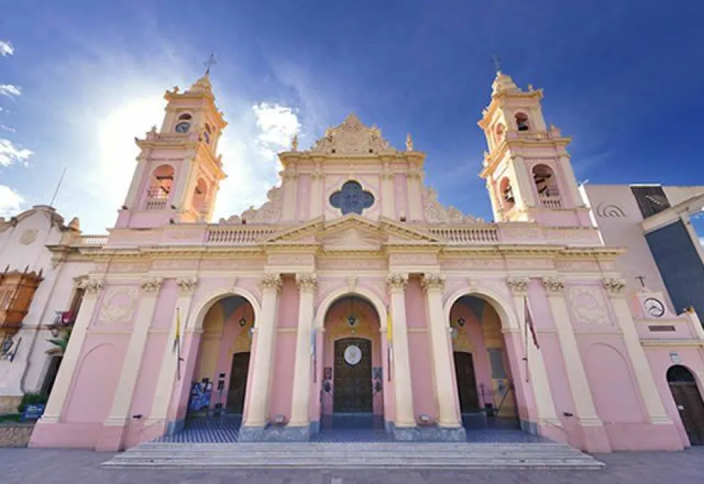 Los salteños necesitan respuestas: extrañan al cieguito de la catedral
