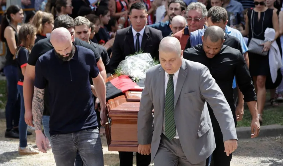 El adiós a Emiliano Sala: lágrimas, aplausos y tristeza