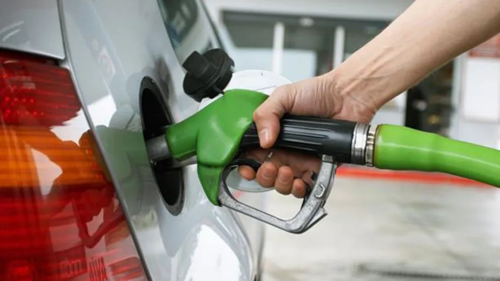 Suba de combustible: El Gobierno desdobla la suba del impuesto para moderar el impacto en los precios