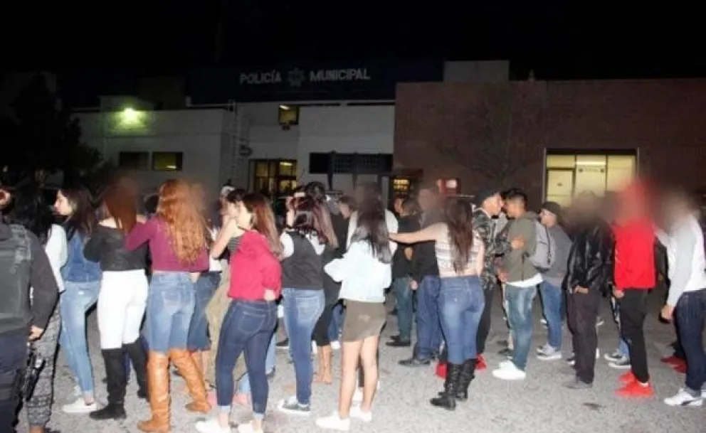 Fiesta clandestina en barrio Santa Clara de Asís: menores y alcohol