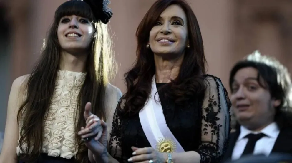 Causa Hotesur: Cristina Kirchner y sus hijos, a juicio oral por "asociación ilícita y lavado de dinero"