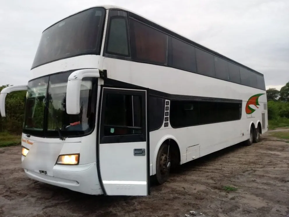 Misterio: colectivo abandonado en Salvador Mazza. ¿De qué se trata?