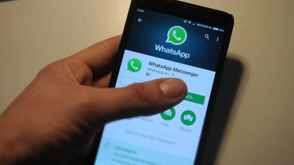 WhatsApp desarrolla una opción que obligará a pedirle permiso antes de agregarlo