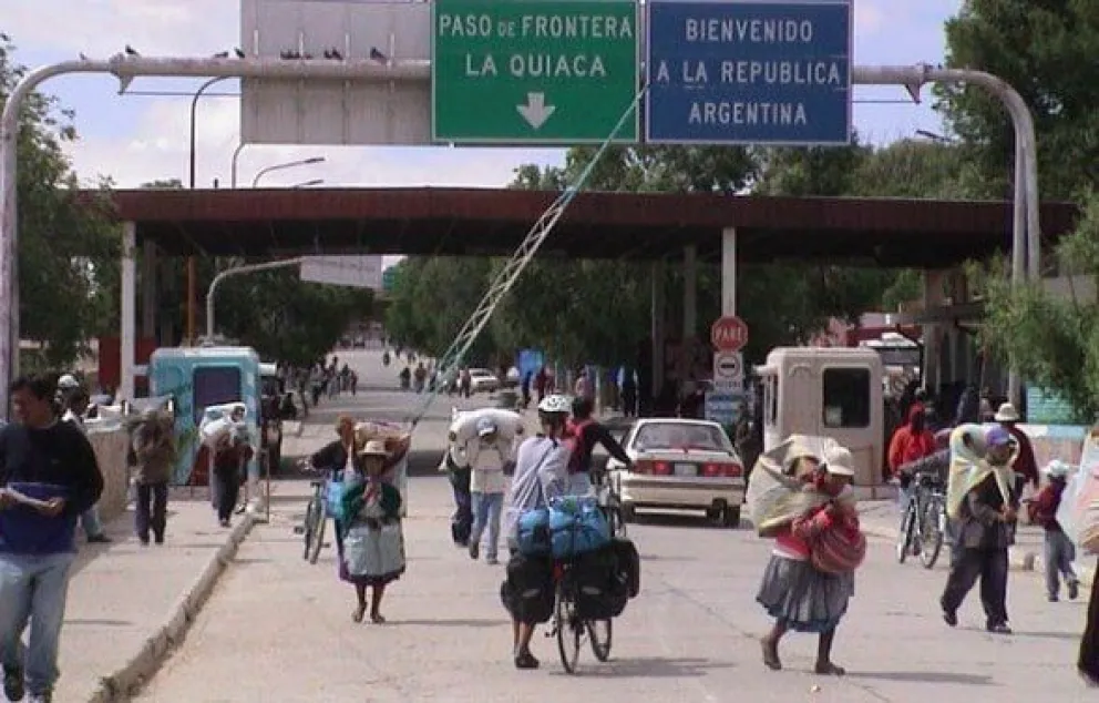 Mulas narco querían pasar droga escondida en un insólito lugar