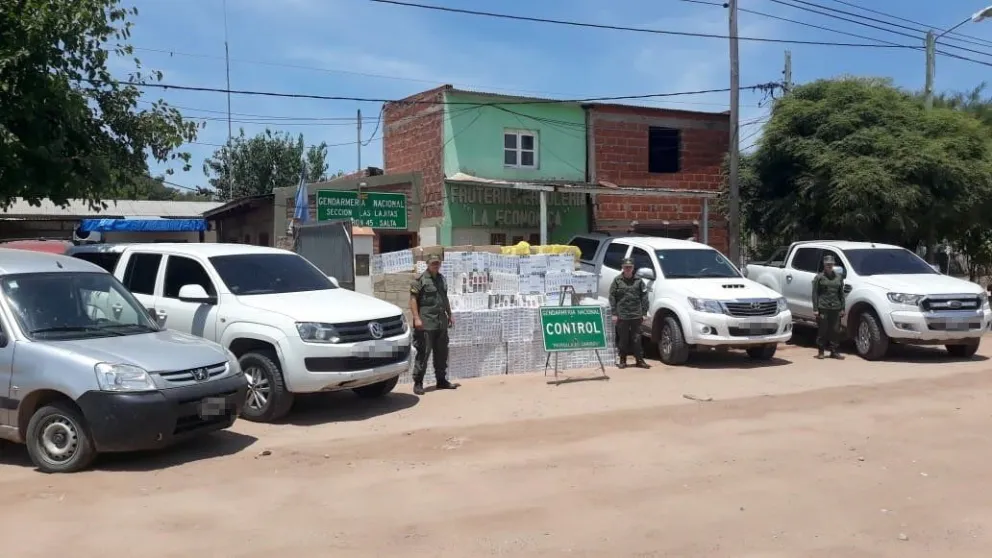 6400 atados de cigarrillos a la basura