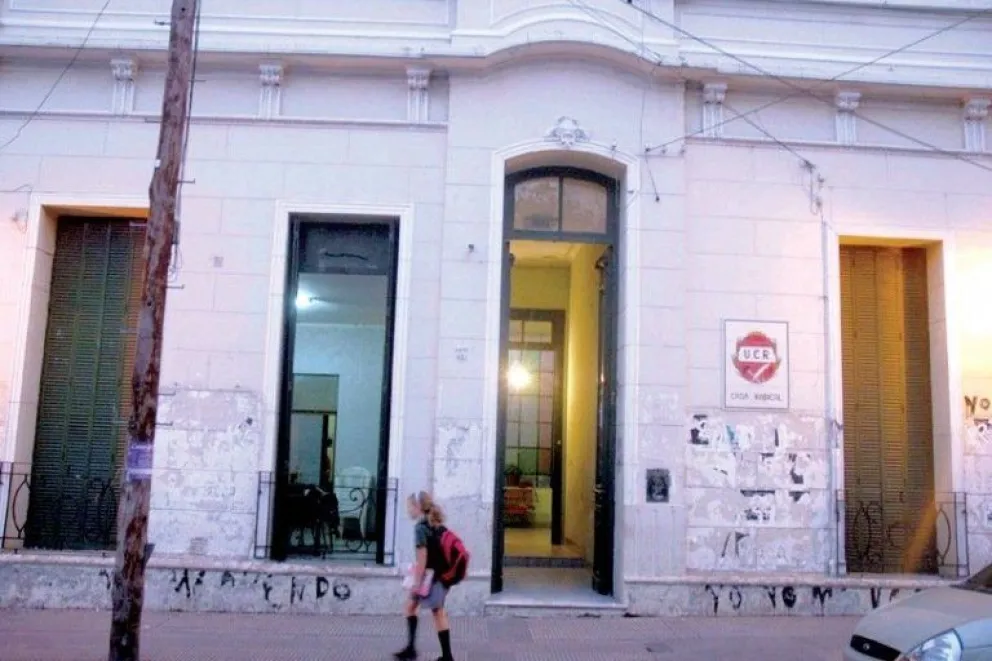 Una colecta interna salvó del remate a la Casa Radical