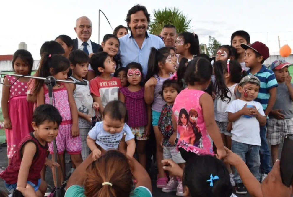Gustavo Sáenz:  "Soy un hombre que me gusta estar en el barrio, compartir con la gente y charlar con ellos"