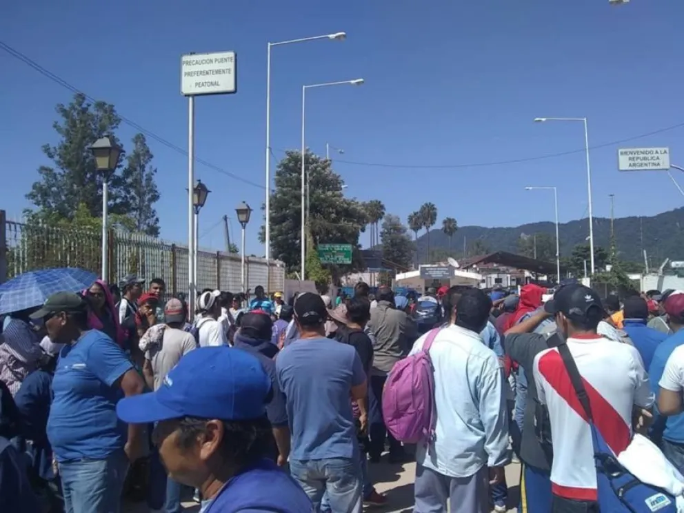 Día tres: continúa cortada la frontera con Bolivia