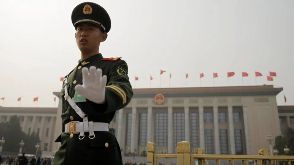 China: una madre le pegó y abandonó a su hijo porque no se sacó sobresaliente en la escuela