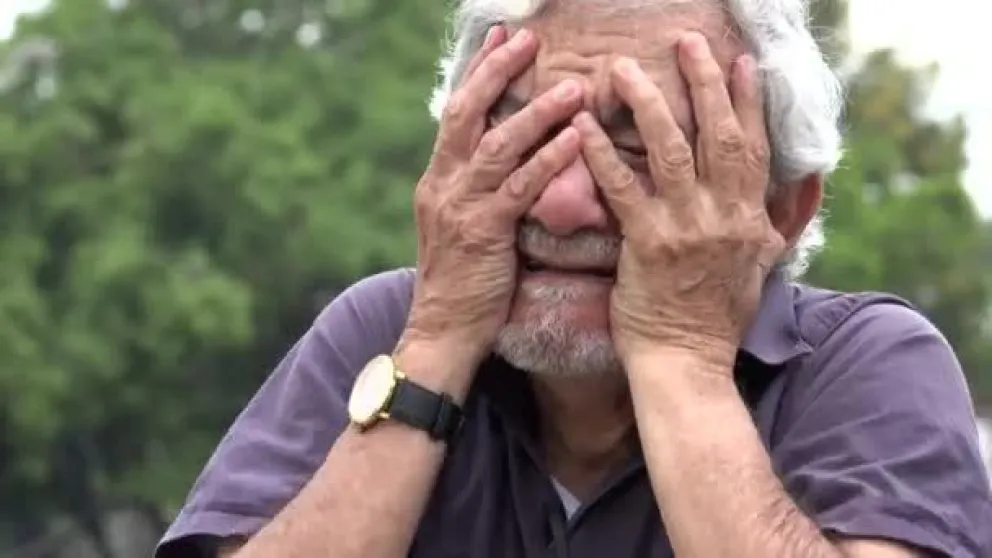 Una vez más: anciano abandonado y con piojos