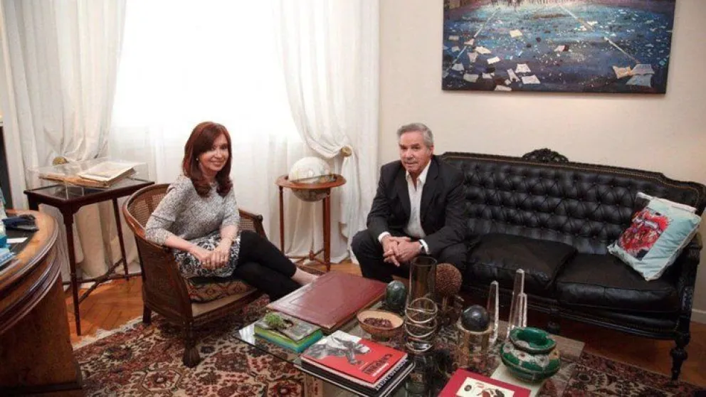 Diez años después: Cristina Kirchner y Felipe Solá juntos y con as bajo la manga