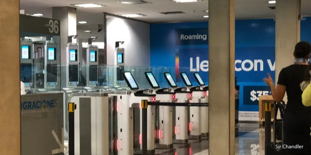 Algunos inmigrantes no entrarán al país. ¿Por qué?