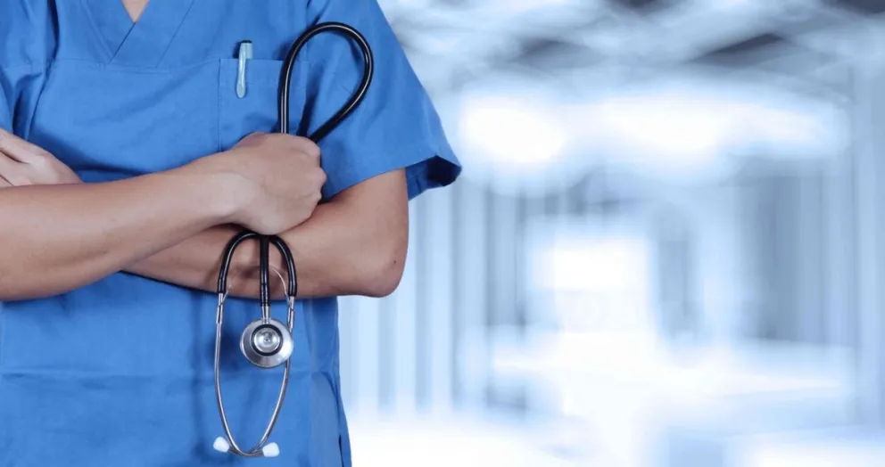 Vocación de servicio: un médico salteño atenderá gratis