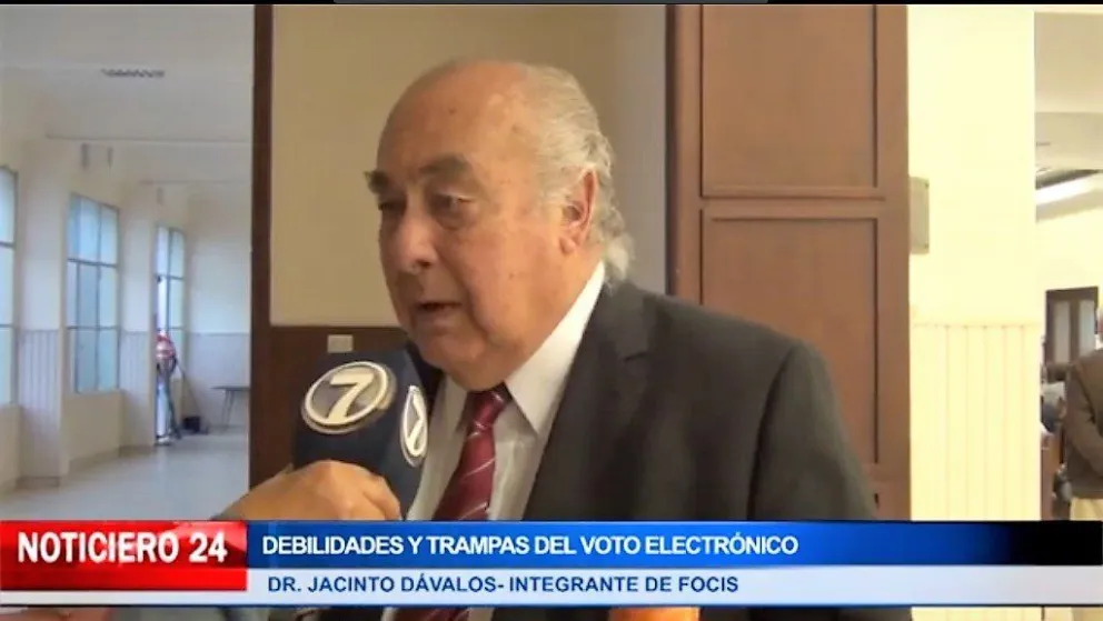 Santos Jacintos Dávalos en Canal 7: debilidades y trampas del voto electrónico