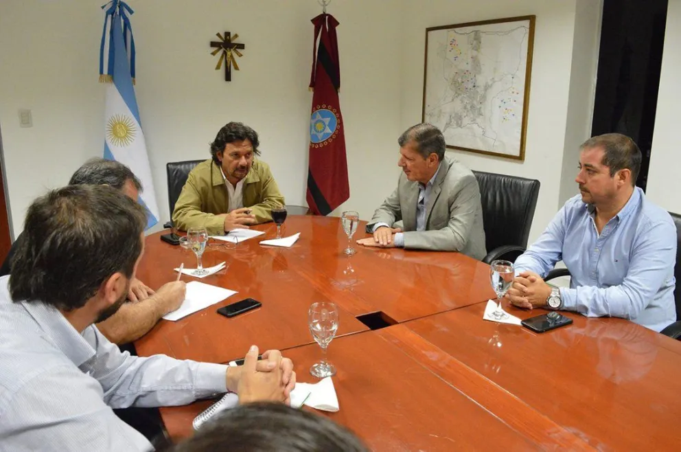 Gustavo Sáenz: 'Tengo la firme decisión de recuperar todas las plazas de la ciudad porque son el espacio de encuentro de los vecinos"
