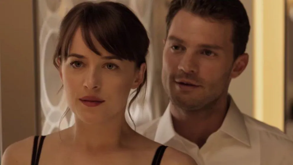 La policía salvó a una mujer que casi muere asfixiada por imitar una escena de "50 sombras de Grey"