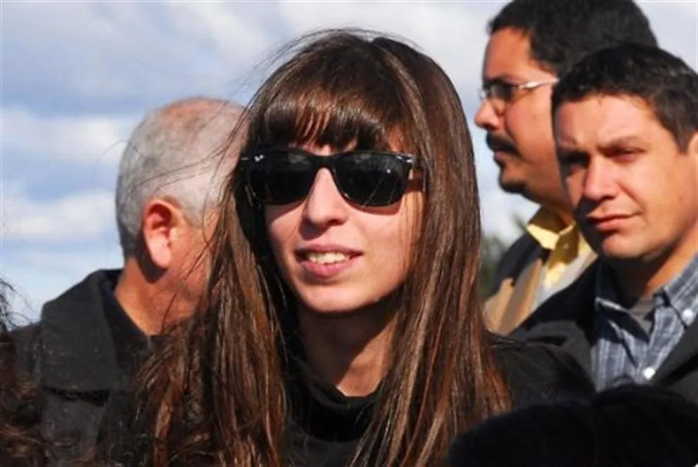 Florencia Kirchner le pidió a la justicia 45 días más para estar fuera del país