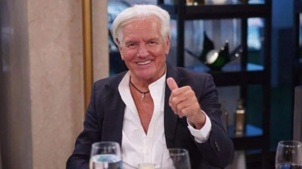 ¡Dale play!: Sergio Denis en grave estado. Mirá el momento en el que se cae en pleno show