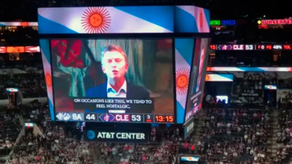 VIDEO. En la despedida de Ginóbili también "atendieron" a Macri
