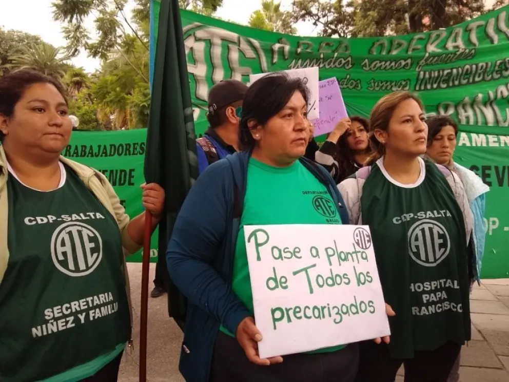 ¿Fin del conflicto?: trabajadores de ATE levantaron el acampe